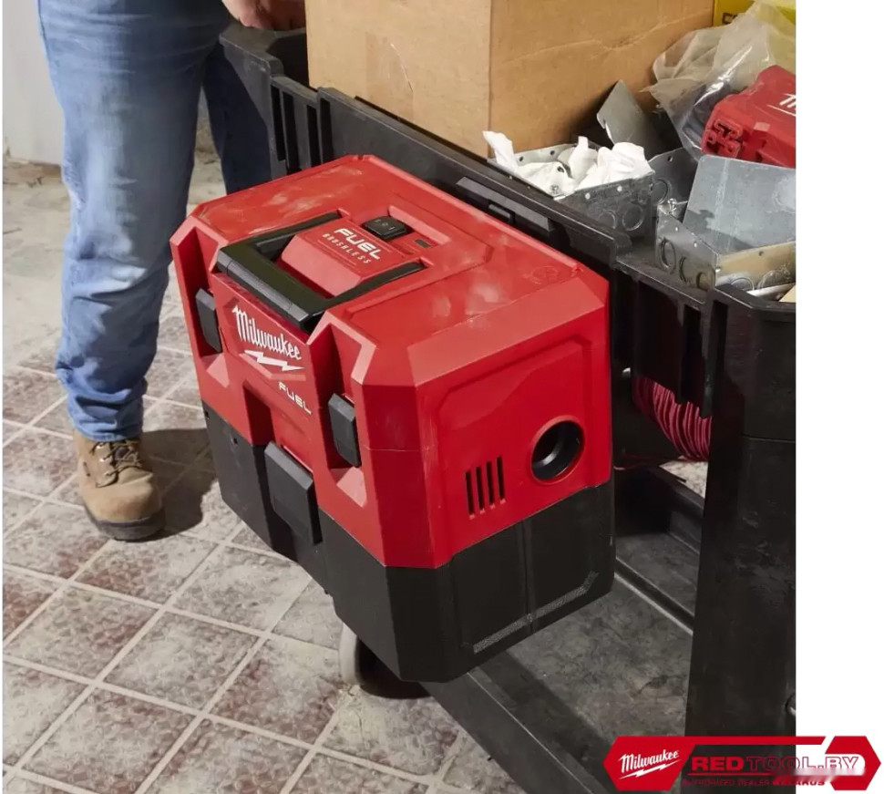 Промышленный пылесос Milwaukee M12 FVCL-0 (без АКБ и ЗУ)