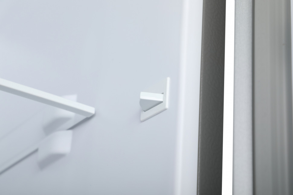 Холодильник с нижней морозильной камерой SunWind SCC356 (Silver)