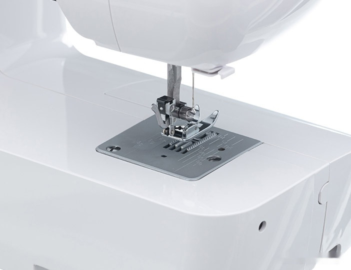 Электромеханическая швейная машина Chayka 595
