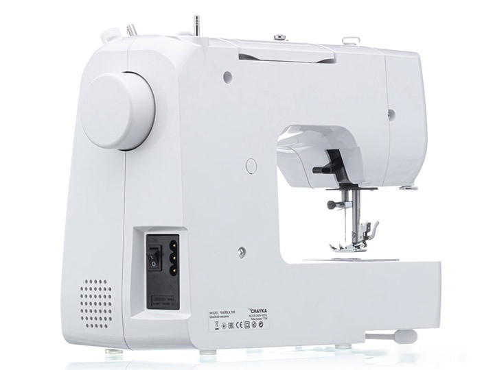 Электромеханическая швейная машина Chayka 595