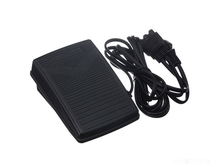 Электромеханическая швейная машина Chayka 595