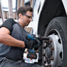 Гайковерт Bosch GDS 18V-1000 Professional 06019J8304 (с 2-мя АКБ, кейс)