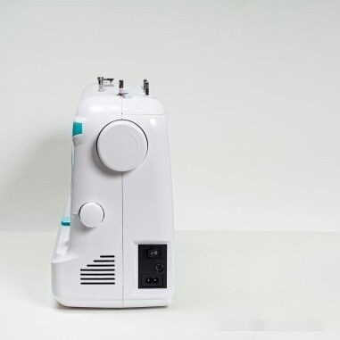 Электронная швейная машина Janete 2100AT (бирюзовый)