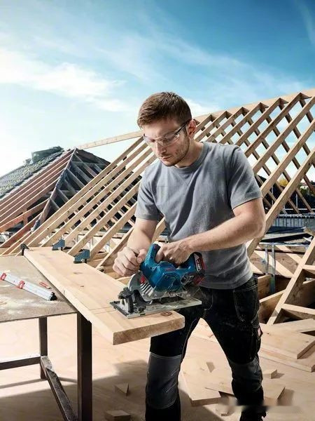 Дисковая (циркулярная) пила Bosch GKS 185-LI Professional 06016C1221 (без АКБ)