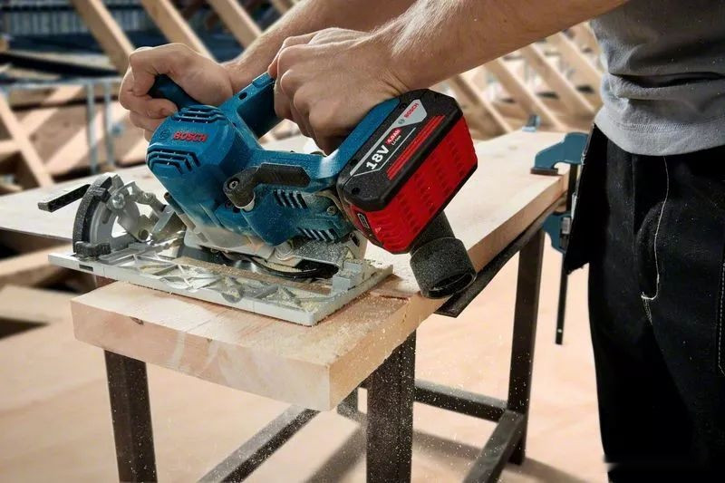 Дисковая (циркулярная) пила Bosch GKS 185-LI Professional 06016C1221 (без АКБ)