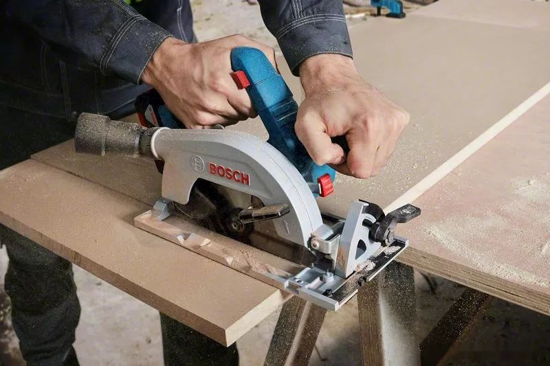 Дисковая (циркулярная) пила Bosch GKS 185-LI Professional 06016C1221 (без АКБ)