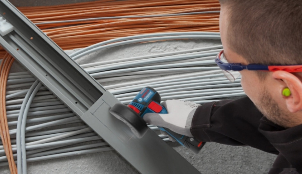 Угловая шлифмашина Bosch GWS 12V-76 Professional 0615990M3E (с 1-им АКБ 2 Ah)