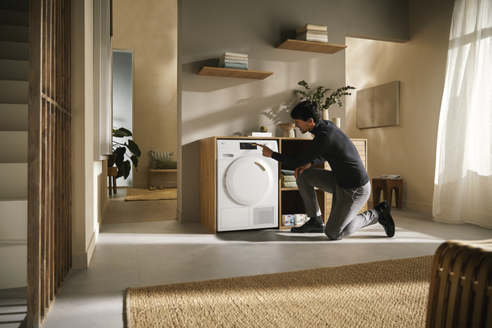 Сушильная машина Miele TCC570WP