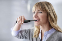 Электрическая зубная щетка Philips HX6850/57