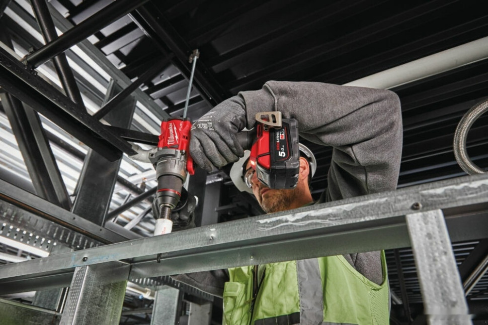 Дрель-шуруповерт Milwaukee M18 FUEL M18FDD3-502X 4933479863 (с 2-мя АКБ 5 Ач, кейс)