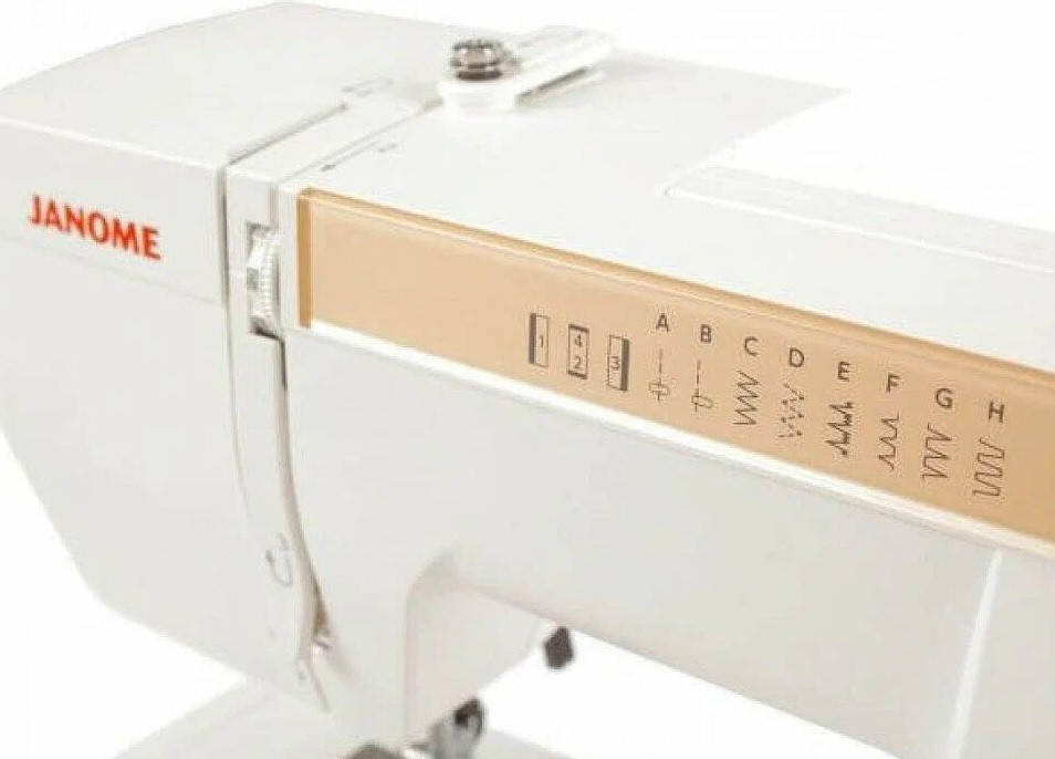 Швейная машина Janome Sewist 709