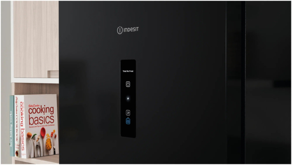 Холодильник Indesit ITR 5200 B