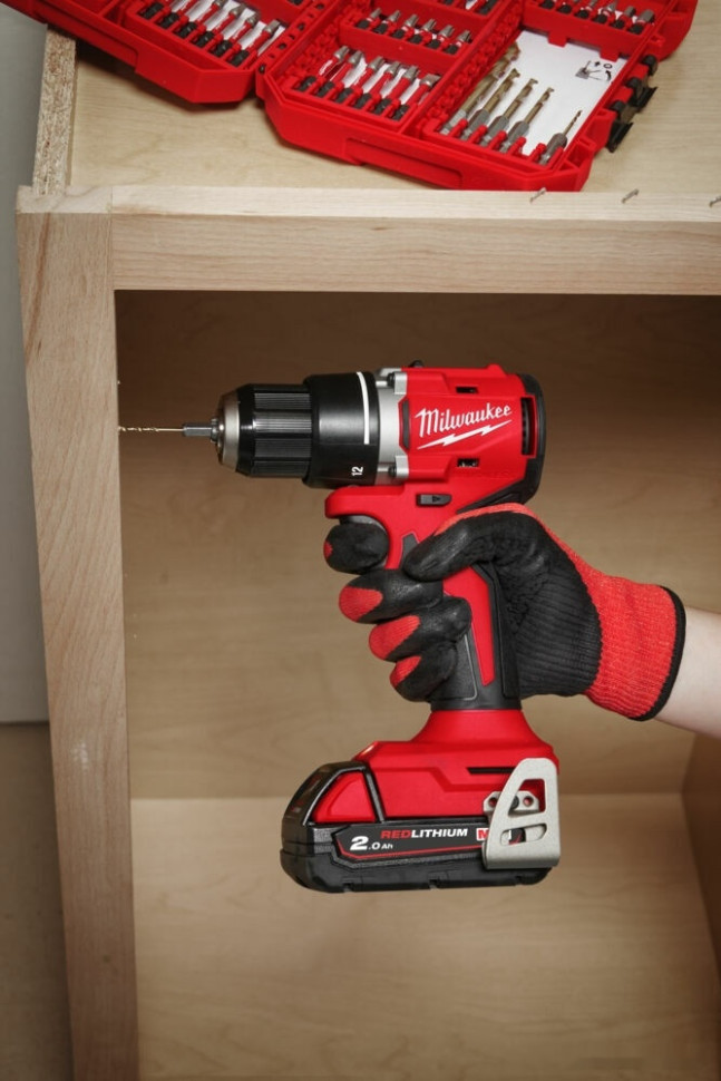 Дрель-шуруповерт Milwaukee M18 M18BLDDRC-502C 4933492835 (с 2-мя АКБ 5 Ач, кейс)